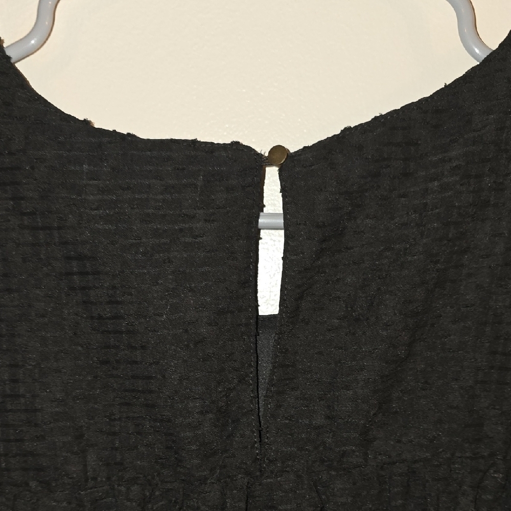 Chic Black Blouse with Textured Design LOT-P - Picture 4 of 5